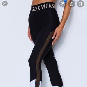 White Fox x Sarah’s Day leggings